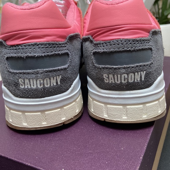 Pink and grey Saucony sneakers - Picture 6 of 6